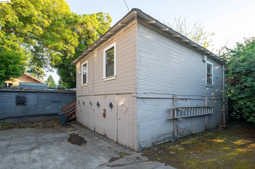 2338 Roosevelt Avenue Berkeley CA 94703