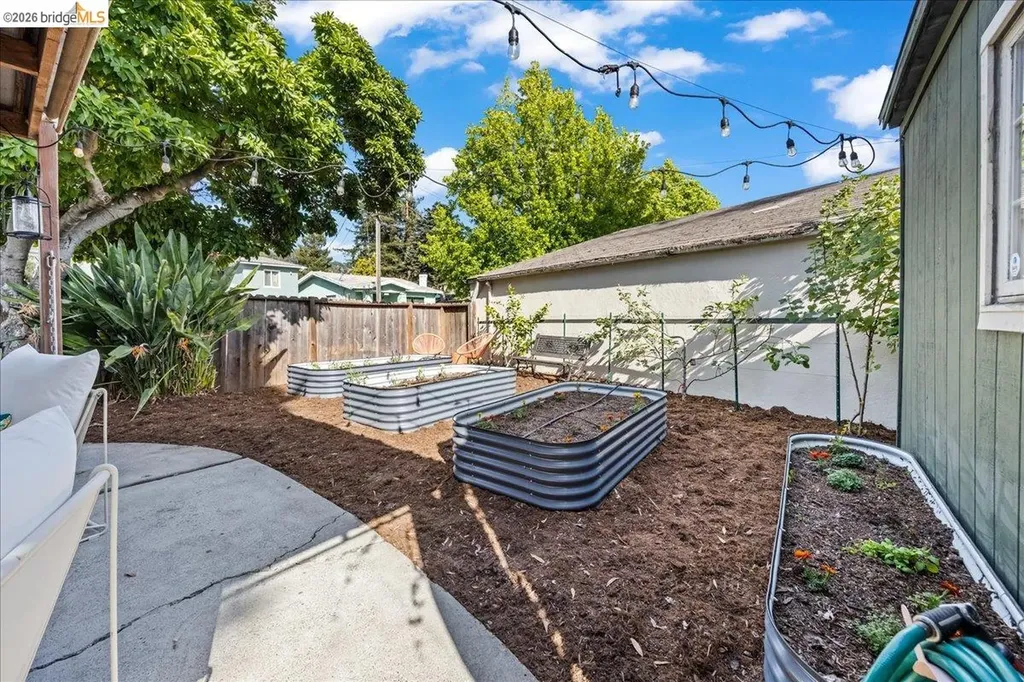 10809 Mcintyre Street Oakland CA 94605