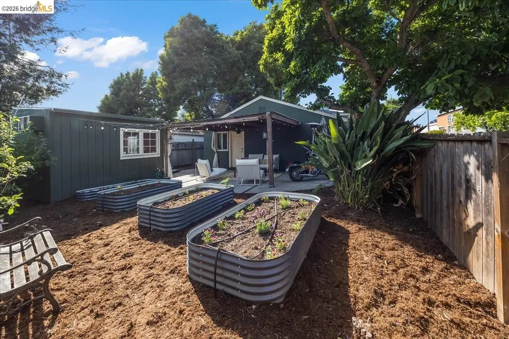10809 Mcintyre Street Oakland CA 94605