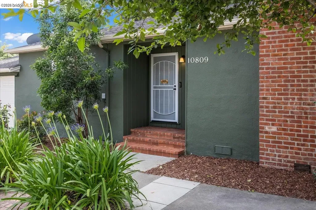 10809 Mcintyre Street Oakland CA 94605