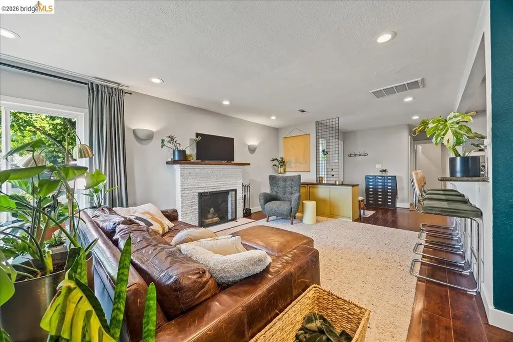 10809 Mcintyre Street Oakland CA 94605