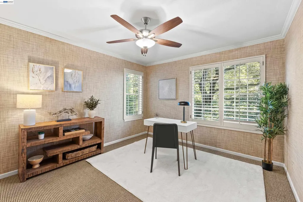4636 Redwood Road Oakland CA 94619