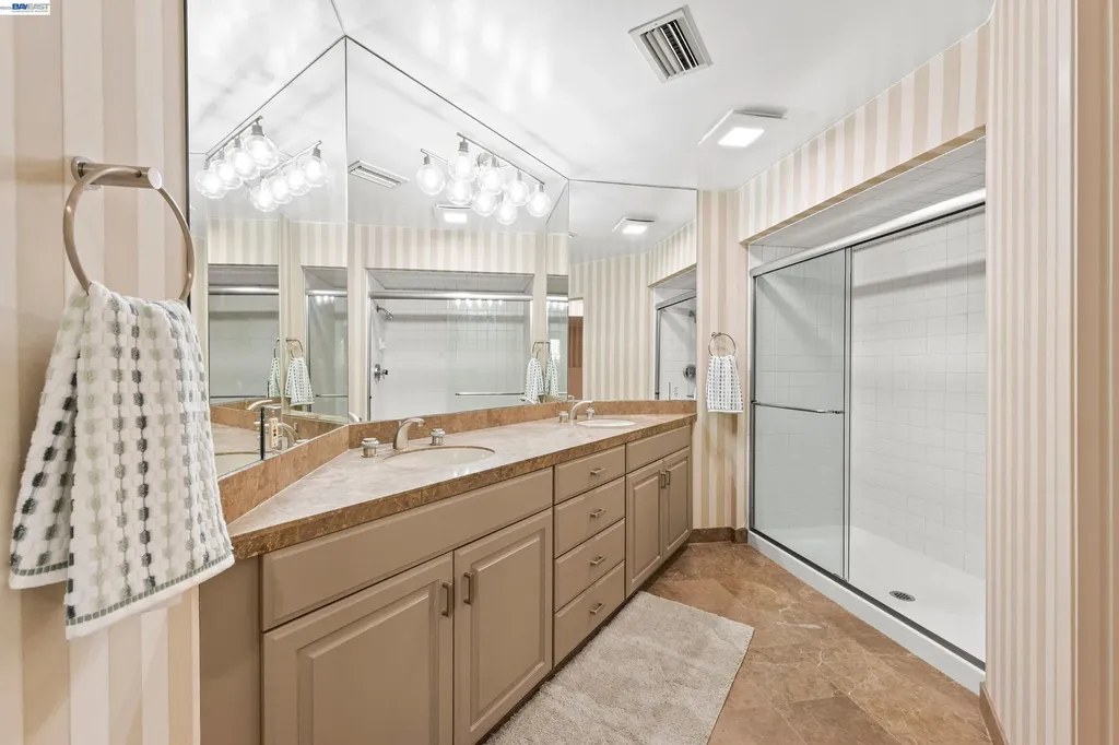 4636 Redwood Road Oakland CA 94619