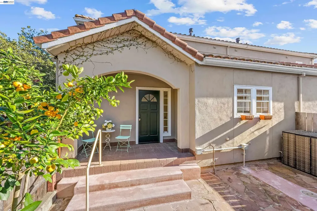 4636 Redwood Road Oakland CA 94619