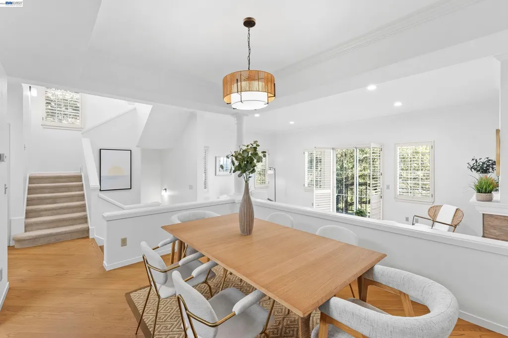 4636 Redwood Road Oakland CA 94619