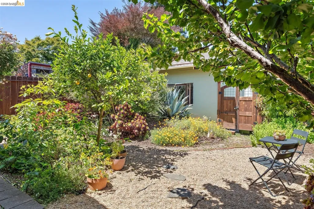 1385 Francisco Street Berkeley CA 94702
