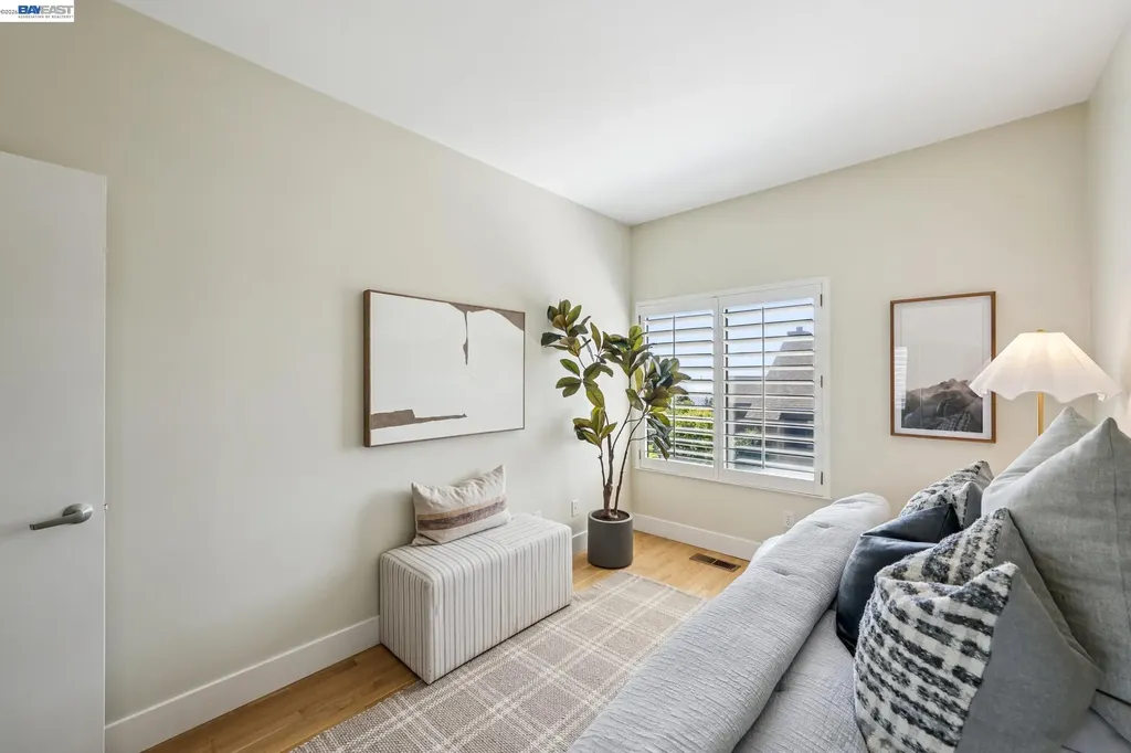 41 Spyglass Hill Oakland CA 94618