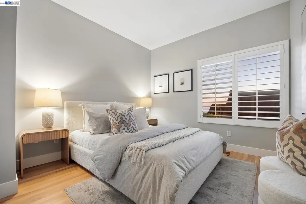 41 Spyglass Hill Oakland CA 94618