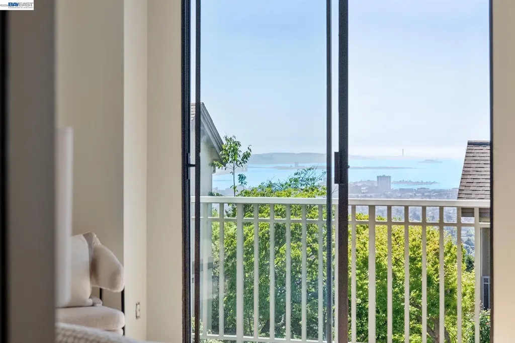 41 Spyglass Hill Oakland CA 94618