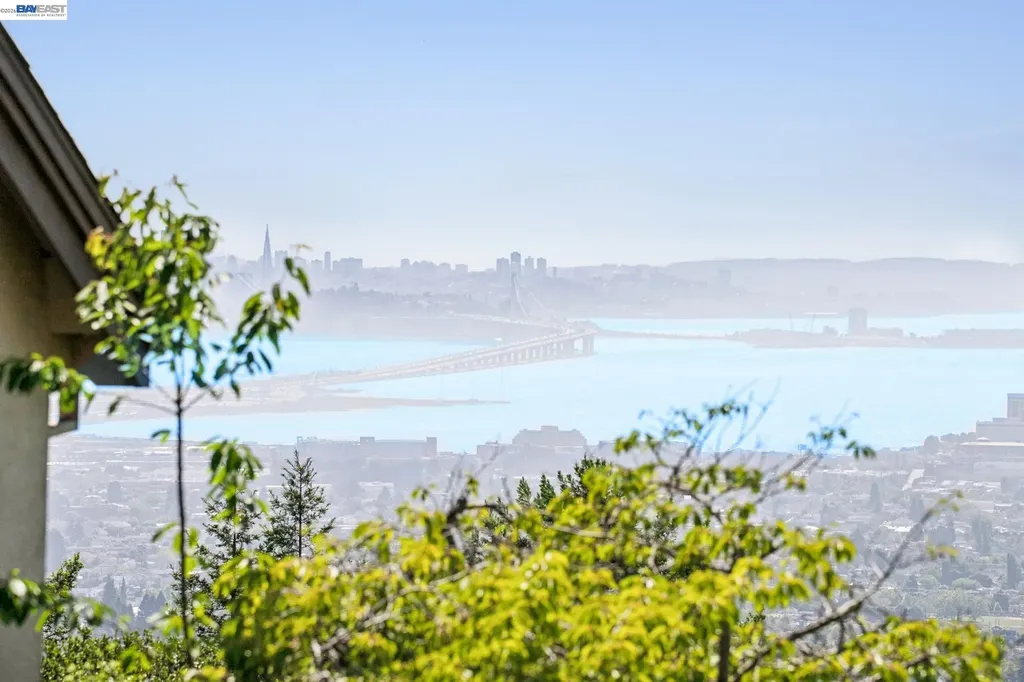 41 Spyglass Hill Oakland CA 94618