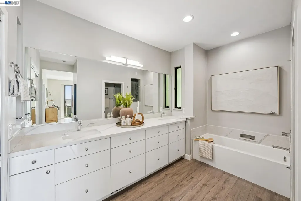 41 Spyglass Hill Oakland CA 94618
