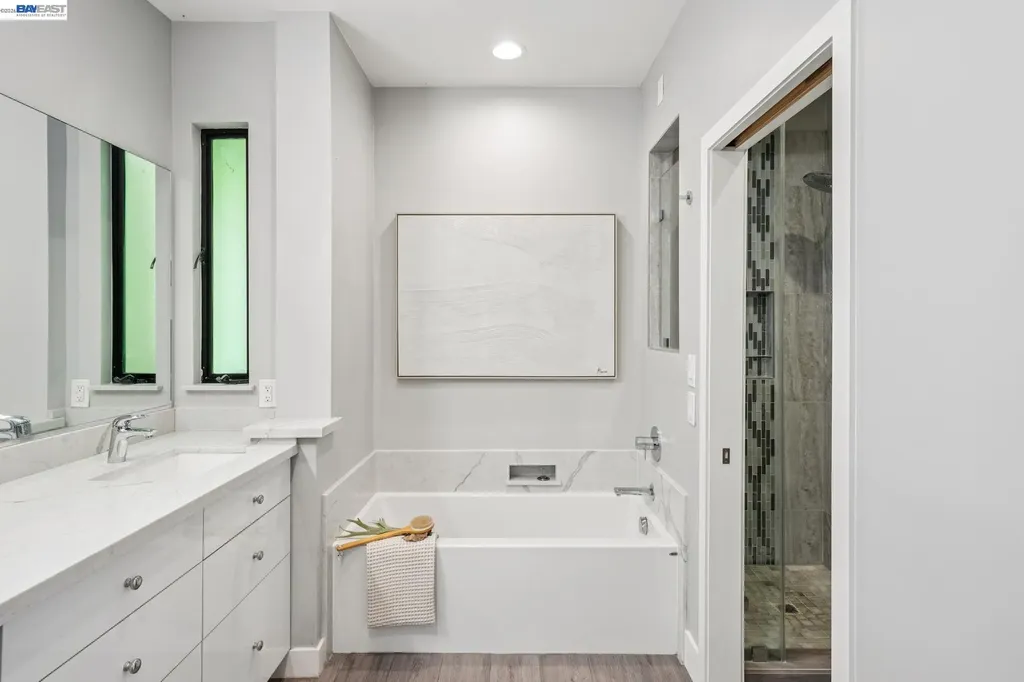 41 Spyglass Hill Oakland CA 94618