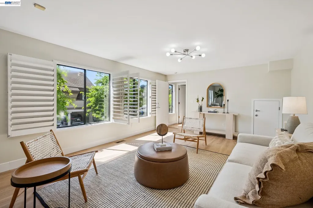 41 Spyglass Hill Oakland CA 94618