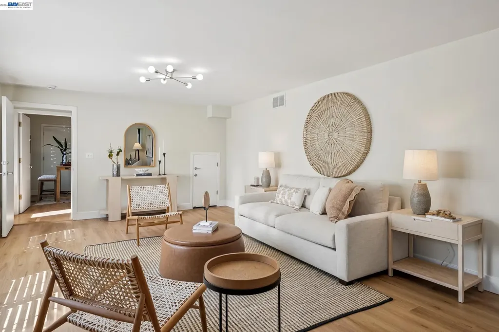 41 Spyglass Hill Oakland CA 94618