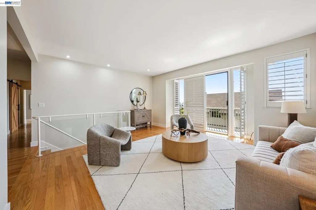 41 Spyglass Hill Oakland CA 94618