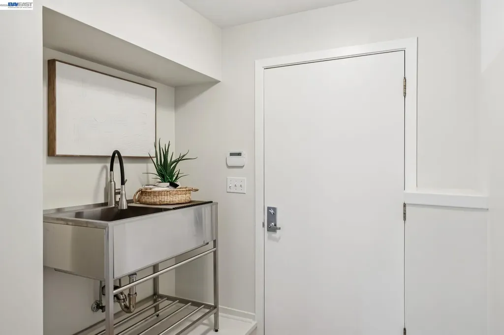 41 Spyglass Hill Oakland CA 94618