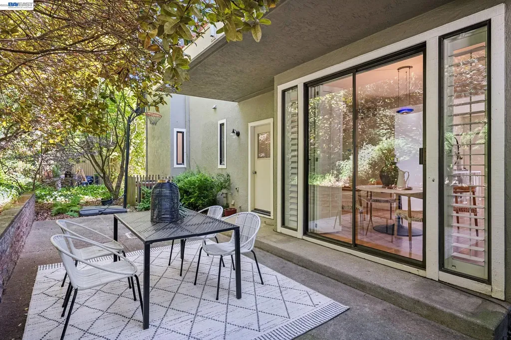 41 Spyglass Hill Oakland CA 94618