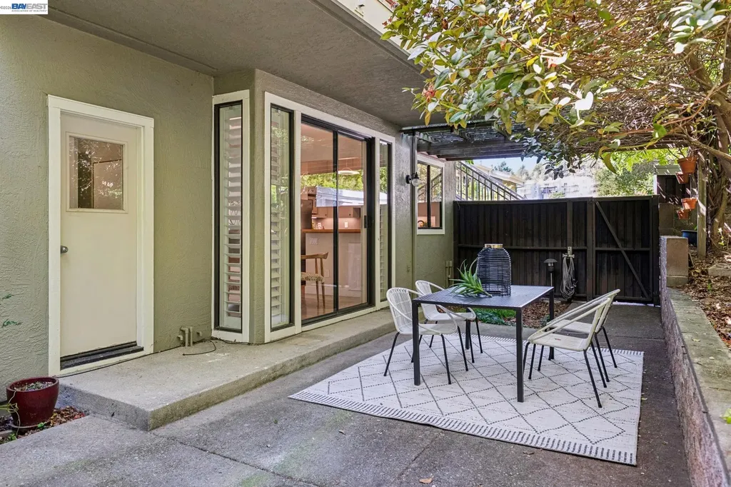 41 Spyglass Hill Oakland CA 94618