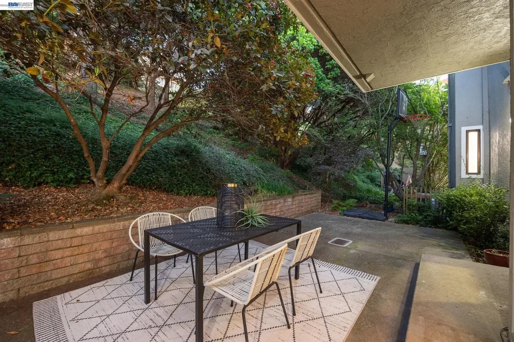 41 Spyglass Hill Oakland CA 94618