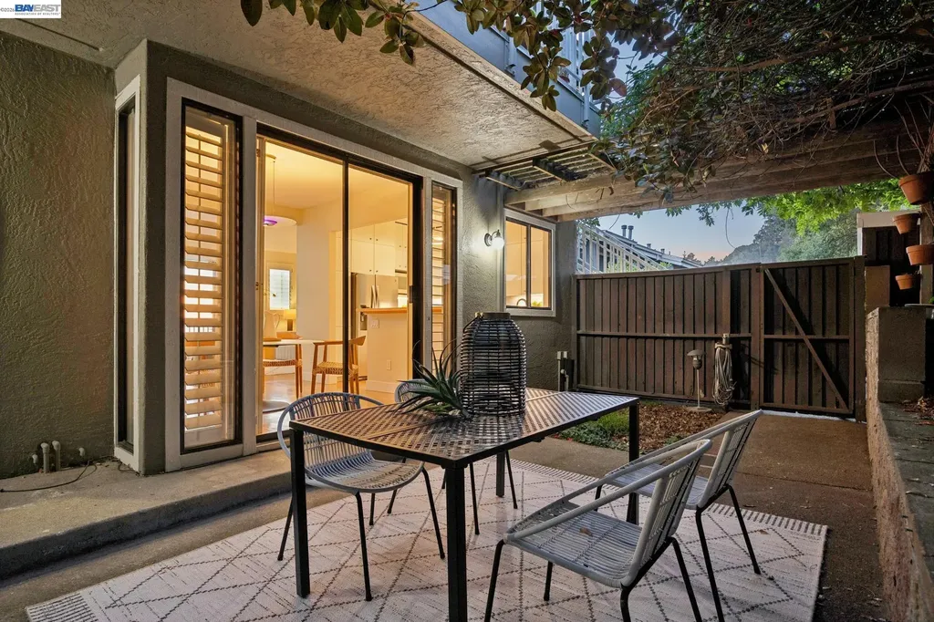 41 Spyglass Hill Oakland CA 94618