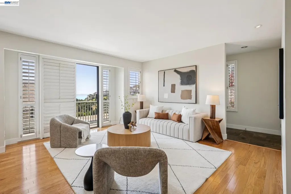 41 Spyglass Hill Oakland CA 94618