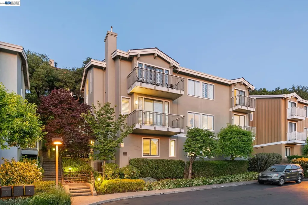 41 Spyglass Hill Oakland CA 94618
