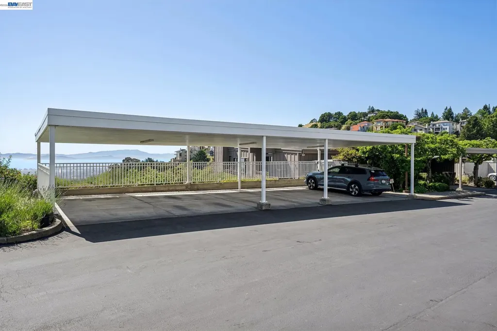 41 Spyglass Hill Oakland CA 94618