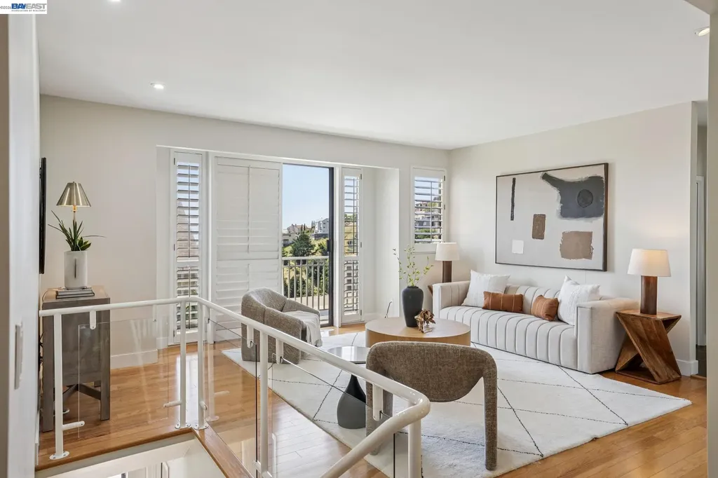 41 Spyglass Hill Oakland CA 94618