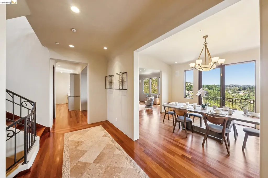 6611 Elverton Drive Oakland CA 94611