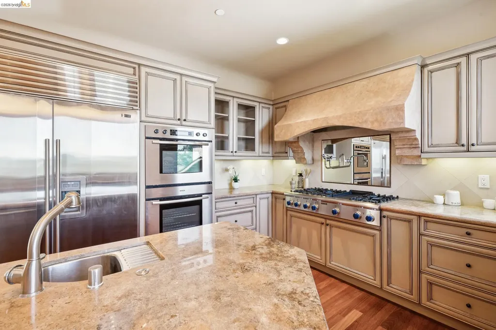 6611 Elverton Drive Oakland CA 94611
