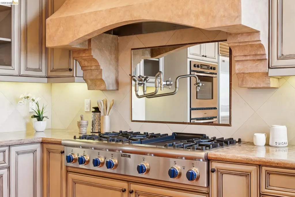 6611 Elverton Drive Oakland CA 94611