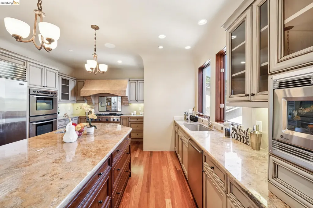 6611 Elverton Drive Oakland CA 94611