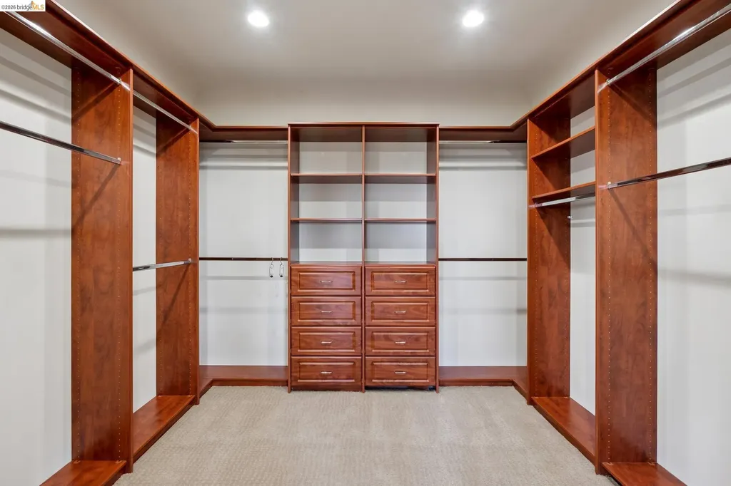 6611 Elverton Drive Oakland CA 94611