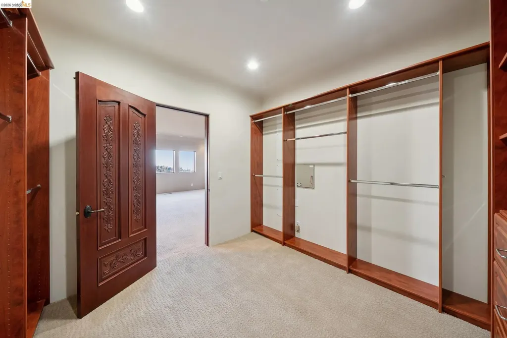 6611 Elverton Drive Oakland CA 94611
