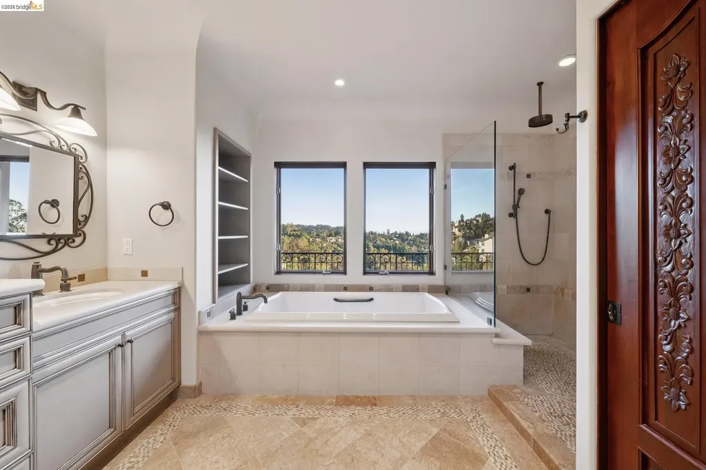 6611 Elverton Drive Oakland CA 94611