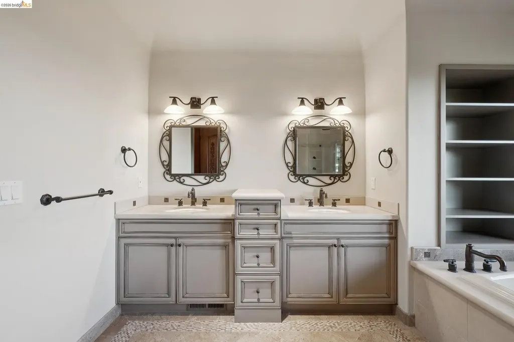 6611 Elverton Drive Oakland CA 94611