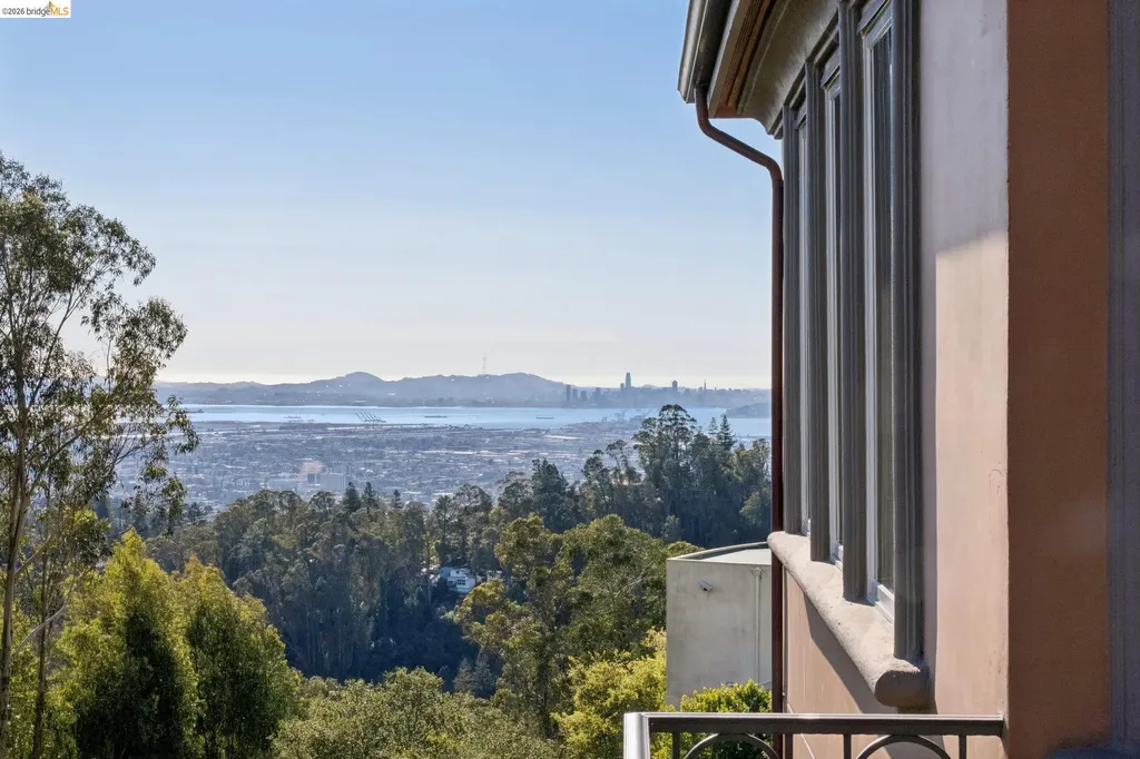 6611 Elverton Drive Oakland CA 94611