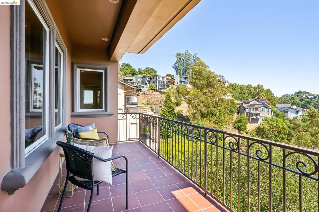 6611 Elverton Drive Oakland CA 94611