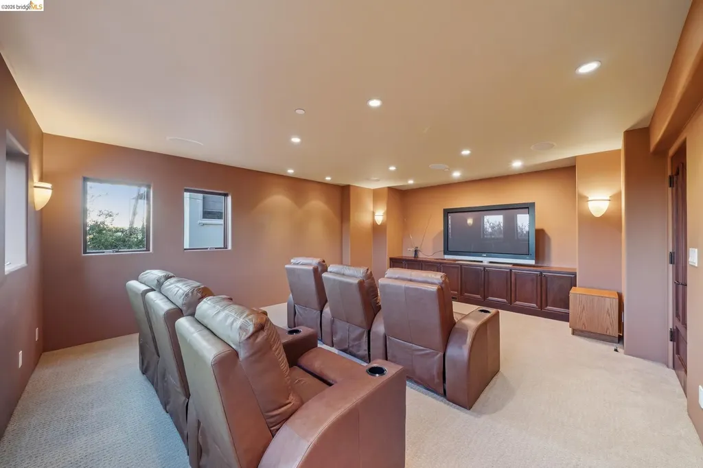 6611 Elverton Drive Oakland CA 94611