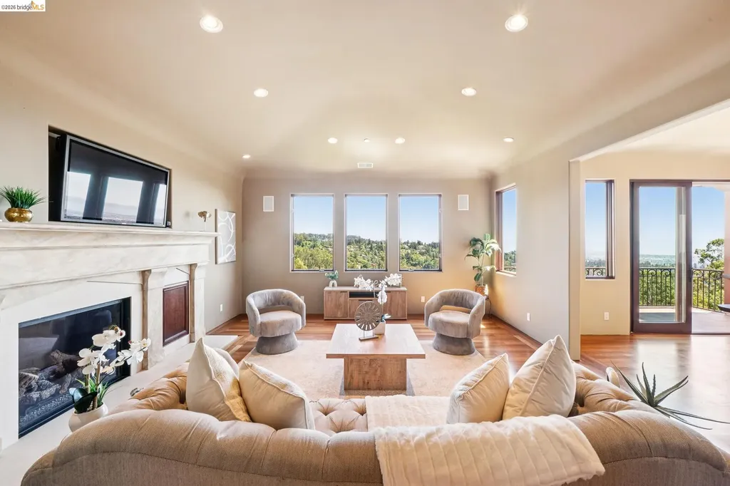 6611 Elverton Drive Oakland CA 94611
