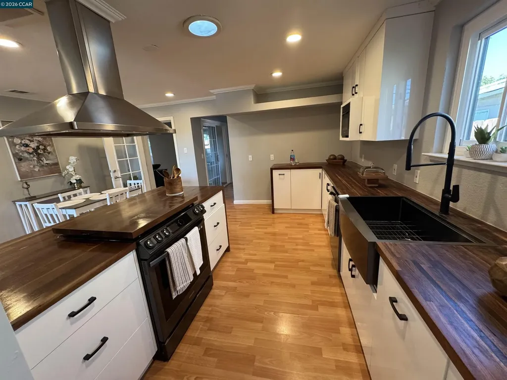 22780 Hesperian Boulevard Hayward CA 94541