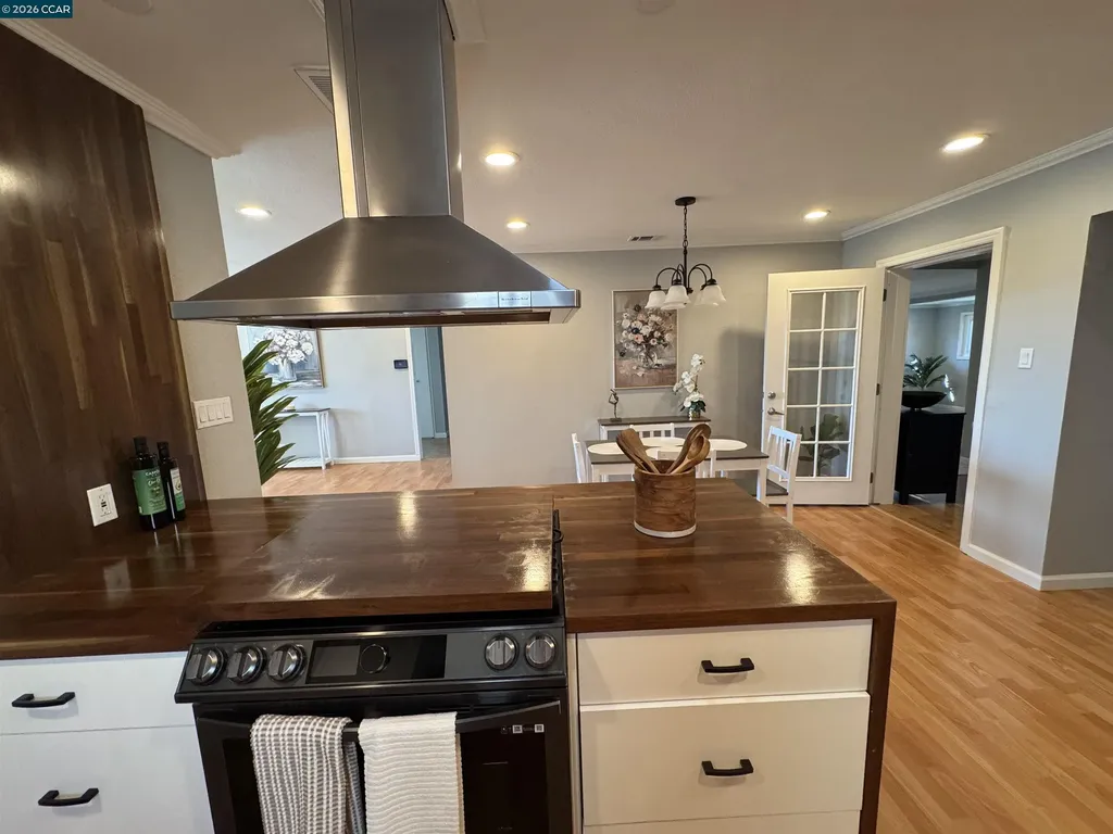 22780 Hesperian Boulevard Hayward CA 94541