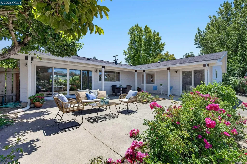 136 Ardith Drive Orinda CA 94563