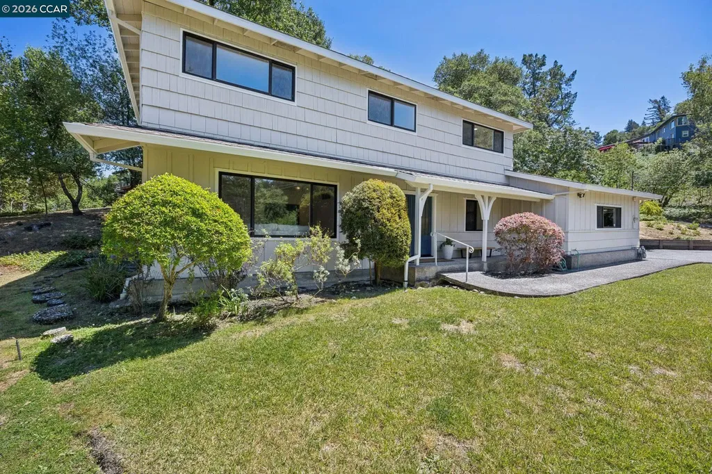 135 Canon Drive Orinda CA 94563