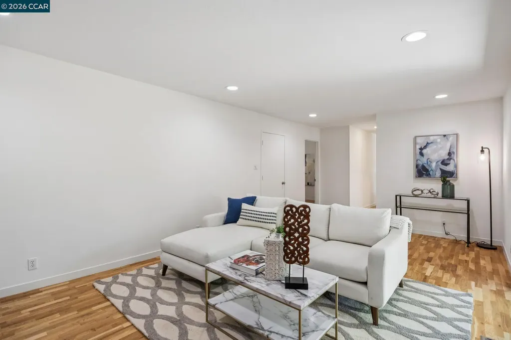 135 Canon Drive Orinda CA 94563