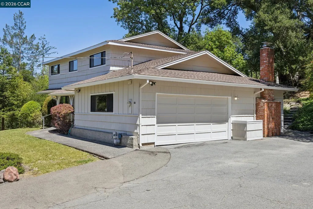 135 Canon Drive Orinda CA 94563
