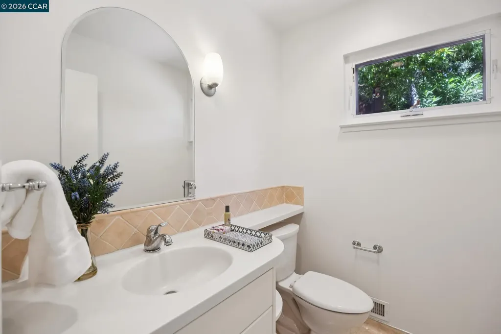 135 Canon Drive Orinda CA 94563