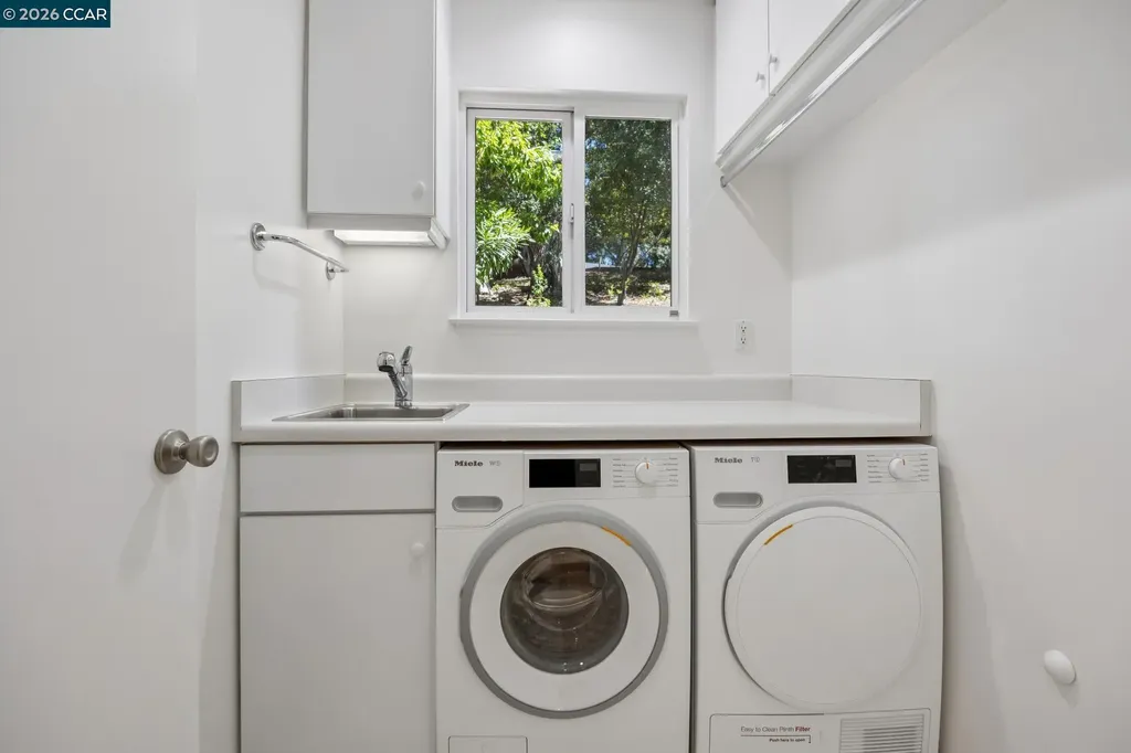 135 Canon Drive Orinda CA 94563