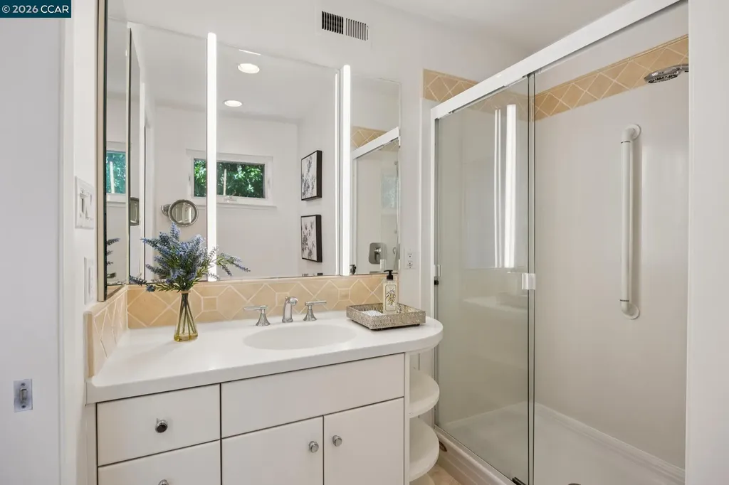135 Canon Drive Orinda CA 94563