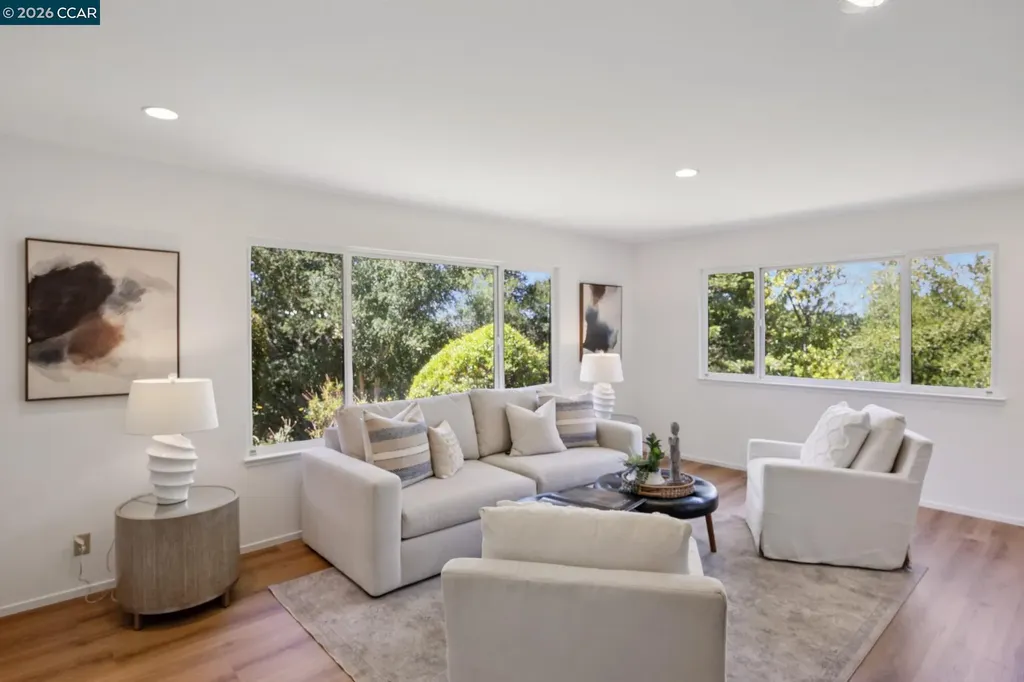 135 Canon Drive Orinda CA 94563